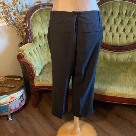 Rafaella. Black, career slacks. Cropped. Women’s 6. - Picture 5 of 5